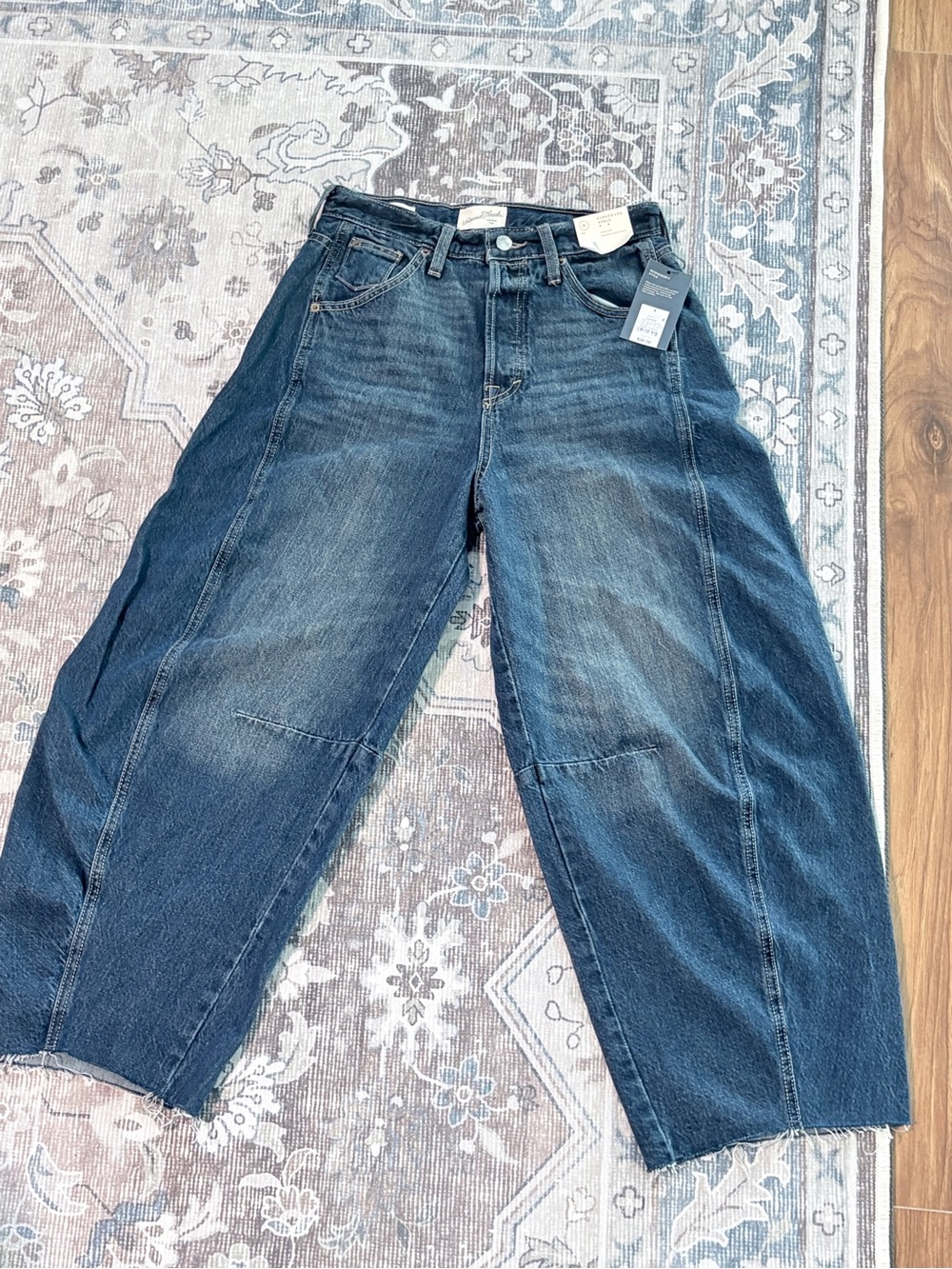 NWT Universal Thread Curved Leg Barrel Jeans High Rise Crop Ankle Size 4 - Picture 12 of 12